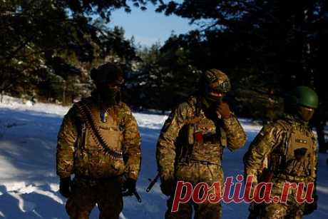 На Украине предложили вручать повестки по электронной почте. Повестки на Украине планируют вручать по электронной почте и заказным письмом. Об этом сообщил представитель президента Владимира Зеленского в Верховной Раде Федор Вениславский. Уведомление о поступлении заказного письма будет приходить в почтовый ящик, а саму повестку будут передавать сотрудники почтовых служб.