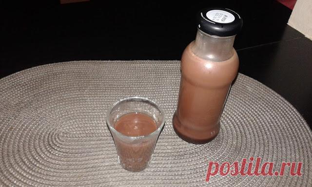 Італійські голубці: Кремовий шоколадний лікер (Liquore al cioccolato)