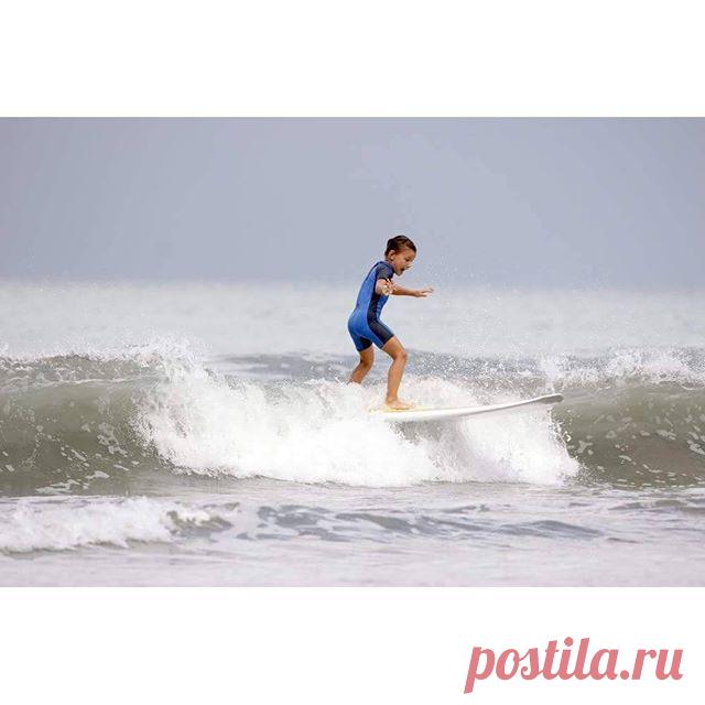 Занимались с нами в марте!?! Тогда ищите себя в месячном фото-отчете в fb или vk! Подписывайте и будем дружить! #endlesssummersurfschool #surfbali