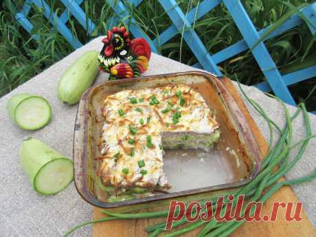 Запеканка с кабачками и мясом.
Casserole with zucchini and meat.
Casserole avec des courgettes et de la viande.