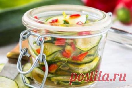 Вкуснейшие маринованные кабачки быстрого приготовления Любители остренького обязательно оценят её по достоинству.