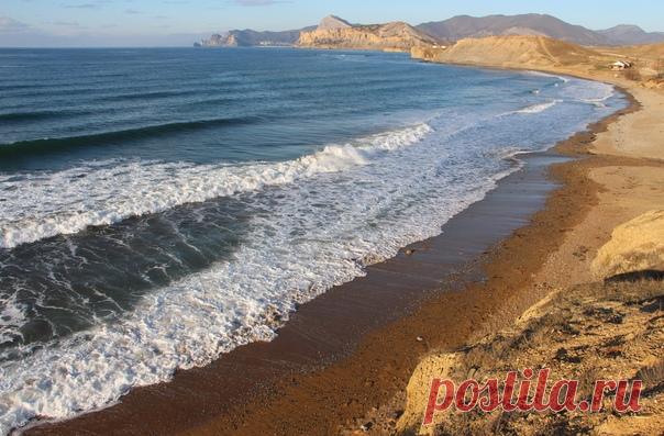 Капсельская бухта среди зимы. Дикий пляж в народе называют 