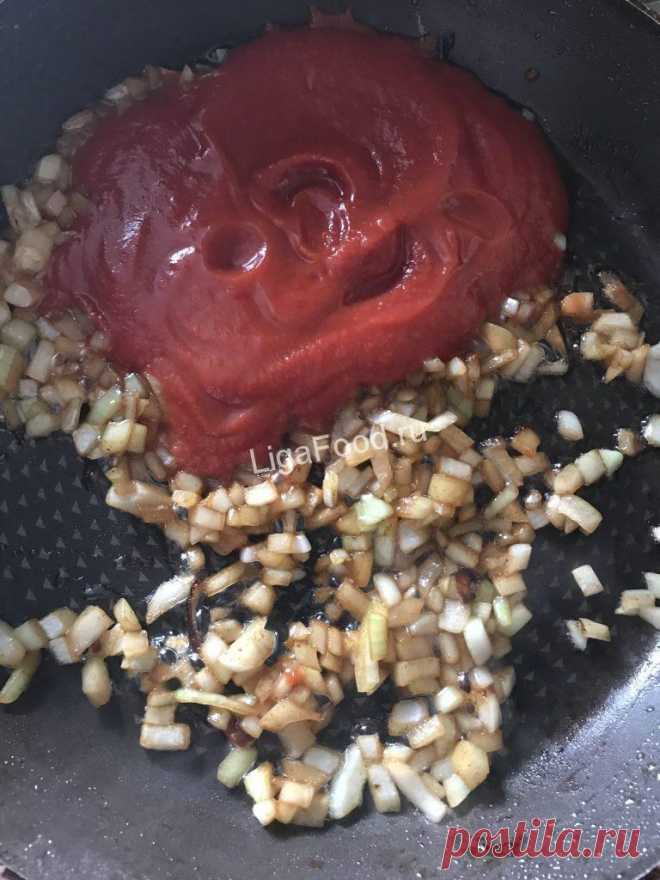Спагетти с томатным соусом и куриными фрикадельками