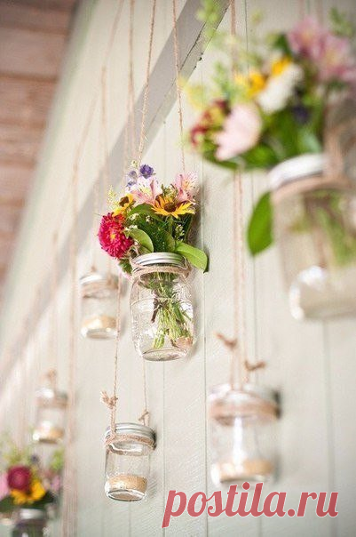 Не выбрасывайте стеклянные банки. Смотрите какую красоту можно из них сделать.