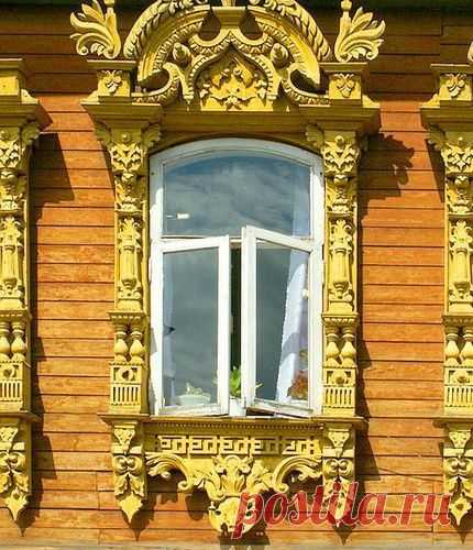 Обереги на ставнях и наличниках.