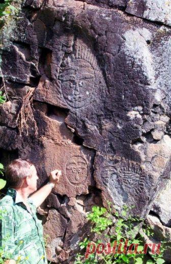 Следы древней цивилизации в амурской тайге? 

В начале июля в глухой тайге случилось необычное природное явление. В сорока километрах от города Вяземского, у реки Подхоренок, в тайге было повалено несколько гектаров леса, как будто кто-то проше…