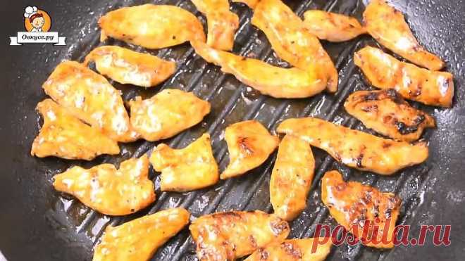 Тёплый салат с курицей и овощами