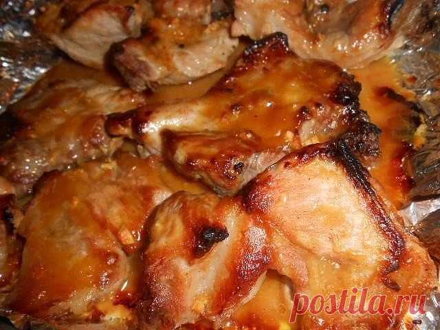 Запеченная куриная грудка в сметане с сыром. 
Вкусно и полезно!