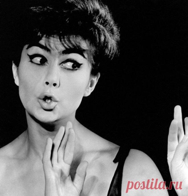 Какими были Королева, Пугачева и другие знаменитости в начале карьеры – многих на фото и не узнать
Нашла фото наших знаменитостей в юности. Милые, ранимые, еще полные надежд. Некоторых я сначала и не признала — сейчас у них другой стиль и даже черты лица. Эдита Пьеха Источник фото star-magazine.ru Будущая певица родилась во Франции, жила в Польше, училась в СССР. Здесь же и прославилась, выйдя на сцену, впервые взяв микрофон в руку, […]
Читай дальше на сайте. Жми подробнее ➡