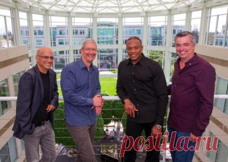Глава Apple Music планирует покинуть Apple По слухам Джими Айовин, глава Apple Music, уйдет из Apple до конца года. Об этом сообщило издание Billboard. Вероятно, Айовин покинет свой пост в августе 2018 года. Спустя 4 года после того, как Apple поглотила компанию Beats, в которой до этого работал Джими. Журналисты Billboard рассказали о том, что после своего ухода глава Apple Music получит крупную выплату от Apple, видимо, за выслугу лет. Чем будет заниматься Джими после того, как заберет…