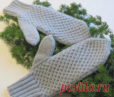 Варежки узором "Звёздочки" спицами
Количество петель кратно 4 плюс 3 петли для симметририи.
1 ряд: *3 лиц из 3, 1 лиц*, 3 лиц из 3
2 ряд: изн (если вяжем по кругу, то лиц)
3 ряд: 2 лиц, *3 лиц из 3, 1 лиц*, 2 лиц
4 ряд: как 2 ряд
Повторять от * до *, и с 1 ряда по 4 ист;
 Такой узор будет отлично смотреться на различных вязанных вещах, таких 
как: шапка, пуловер, кофта и др. Описание работы: набираем число п. 
кратное четырем. После набора нужно связать все п. изнаноч. п.
Первый р.: * одна лиц