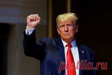 Влияние судебных дел Трампа на его политическую карьеру оценили. Судебные дела в отношении бывшего президента США Дональда Трампа положительно влияют на его рейтинг, считает политолог-американист Малек Дудаков. Так в разговоре с «Лентой.ру» он оценил, как разбирательства сказываются на политической карьере экс-главы государства и его шансах переизбраться на новый срок.