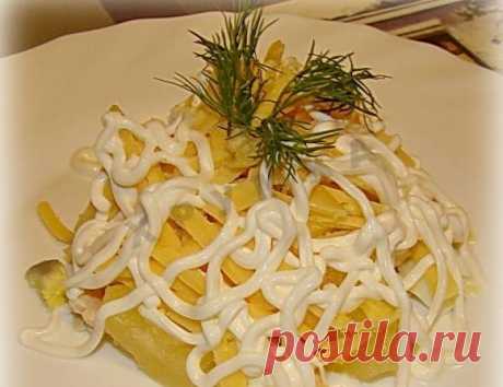 Салат Дамский каприз с ананасом и курицей