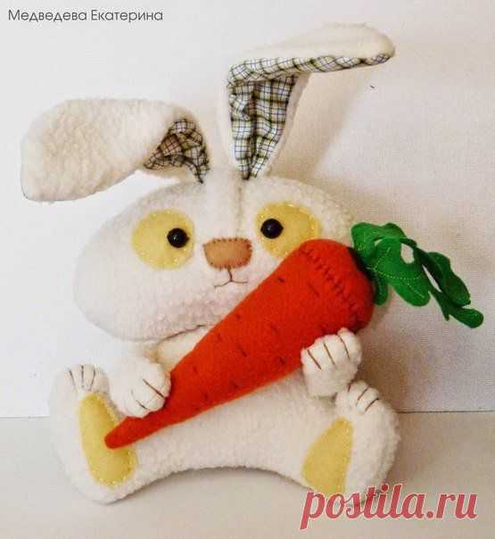 Мягкие игрушки своими руками. Выкройка зайки / Мягкие игрушки, тильда своими руками. Выкройки, мастер классы, фото / Ёжка - стихи, загадки, творчество и уроки рисования для детей