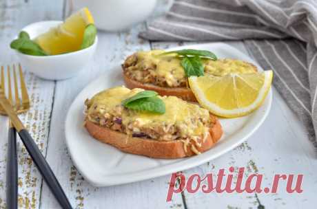 Бутерброды с сайрой и яйцом в духовке рецепт с фото пошагово и видео - 1000.menu