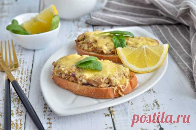 Бутерброды с сайрой и яйцом в духовке рецепт с фото пошагово и видео - 1000.menu