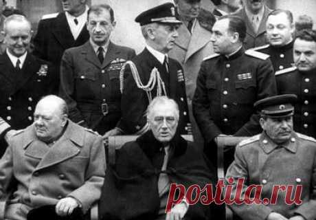 Война войной, но в руках и особенно в мозгах страны нуждаются всегда. Спасённые от Нюрнбергского процесса фашистские гении годами трудились на США. В том числе благодаря им 20 июля 1969 года Нил Армстронг прошагал по Луне, а Америка стремительно процветала на фоне разгромленного СССР.