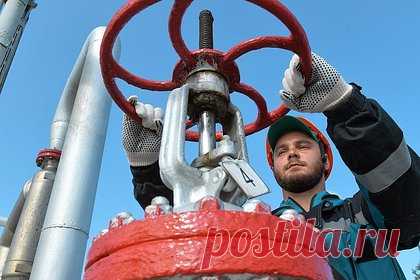 Российская нефть нашла «черный ход» в Европу. Значительные объемы российской нефти нашли «черных ход» на европейский рынок в обход эмбарго — поставки идут через посредников. Эксперты утверждают, что поставки нефти в Европу идут с использованием типичных для отрасли практик. Например, российское сырье смешивается с нефтью из других стран в транзитных пунктах.