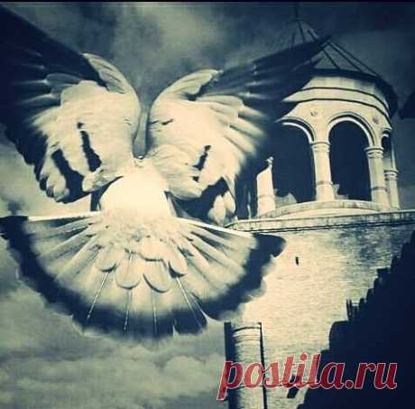 ԻՄ ՍՈՒՐԲ ՀԱՅՐԵՆԻՔ

Իմ սուրբ հայրենիք, դու սրտիս մեջ ես,
Դու սրտիս մեջ ես, ոչ լեզվիս վրա,
Իմ սրտի միջից, թե սիրտս ճեղքես՝
Դրոշիդ բոցը պիտի հուրհրա։

Չեմ ուզում գոռալ իմ սիրո մասին,
Սակայն, իմացիր, հայրենիք իմ մեծ,
Քեզ հարյուր տեղով խոցեց թշնամին,
Բայց հազար տեղով իմ սիրտը խոցվեց։

Ես ամբողջովին քոնն եմ, հայրենիք,
Եվ մոմի նման, ճամփեքիդ վրա
Քո փառքի համար թե մի օր վառվեմ,
Մոխրաբիծ անգամ ինձնից չի մնա։

(Հովհաննես Շիրազ)