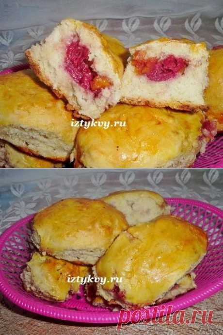 Дрожжевые пирожки с начинкой из тыквы и вишни, рецепт с фото
