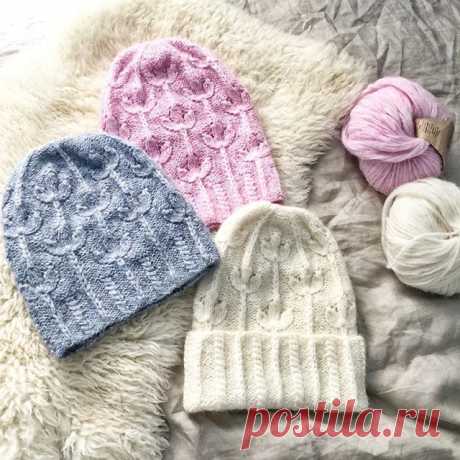 Ну вот наконец связаны ☘️.
Clover hat в 3 вариантах и 2-х размерах (S 54-56, M 56-58), обычная, чуть удлинённая и с отворотом.
Вяжу ещё варежки в комплект 👌.
Если есть желающие принять участие в тесте шапки, оставляйте заявки в комментариях 😊.
Расход 1 моток drops air - обычная и удлинённая, 1,5 мотка drops air - с отворотом. В сторез попробую запилить селфи хотя бы с одной 🙄.
-----------
Хорошей пятницы, друзья ❤️!
-----------
#Clover_hat_mittens #dropsair #dropsyarn #...