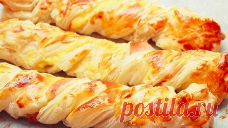 Слоеные косички с курицей и сыром