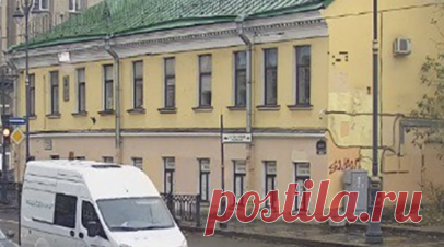 В Петербурге вандалы повредили фасад дома, в котором жила няня Пушкина. В Санкт-Петербурге вандалы разрисовали фасад дома XVIII века, в котором жила Арина Родионовна Яковлева, няня поэта Александра Сергеевича Пушкина. Читать далее