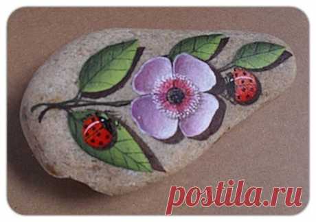 Бабочки и разные букашки. Роспись камней. ВУ + Галерея.