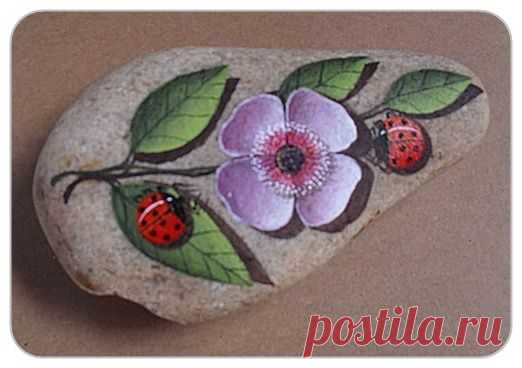Бабочки и разные букашки. Роспись камней. ВУ + Галерея.