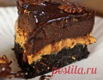 Peanut Butter Lover Fudge Cake
