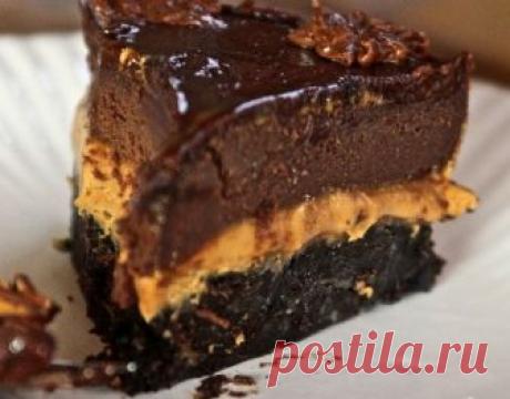 Peanut Butter Lover Fudge Cake