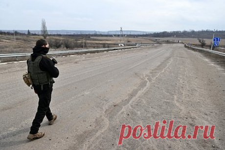 Стало известно о входе бойцов «Вагнера» в западную часть Артемовска. Бойцы частной военной компании (ЧВК) «Вагнер» пересекли железную дорогу и вошли в западную часть Артемовска (украинское название — Бахмут). Об этом сообщает «Военное обозрение». По информации портала, бойцы завершили взятие под свой контроль территории центрального городского железнодорожного вокзала.