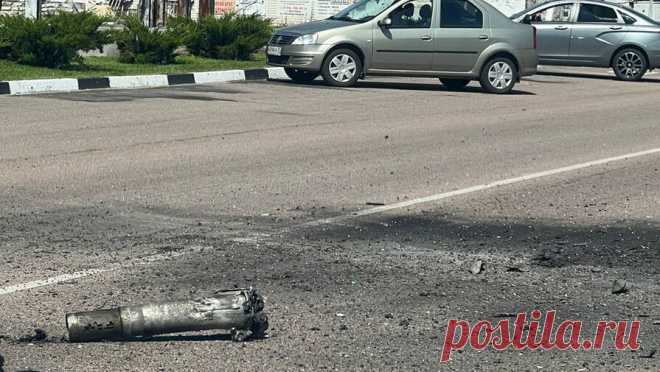 В Шебекино в результате обстрела пострадали шесть человек. В результате обстрела города Шебекино Белгородской области пострадали шесть человек. Об этом сообщил губернатор региона Вячеслав Гладков в Telegram. Он рассказал, что из них пятеро получили осколочные ранения верхних и нижних конечностей ...