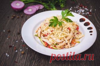Салат з сухариками Королівський: простий рецепт | Смачно Як приготувати салат з сухариками Королівський. Простий рецепт приготування салату з сухариками Королівський