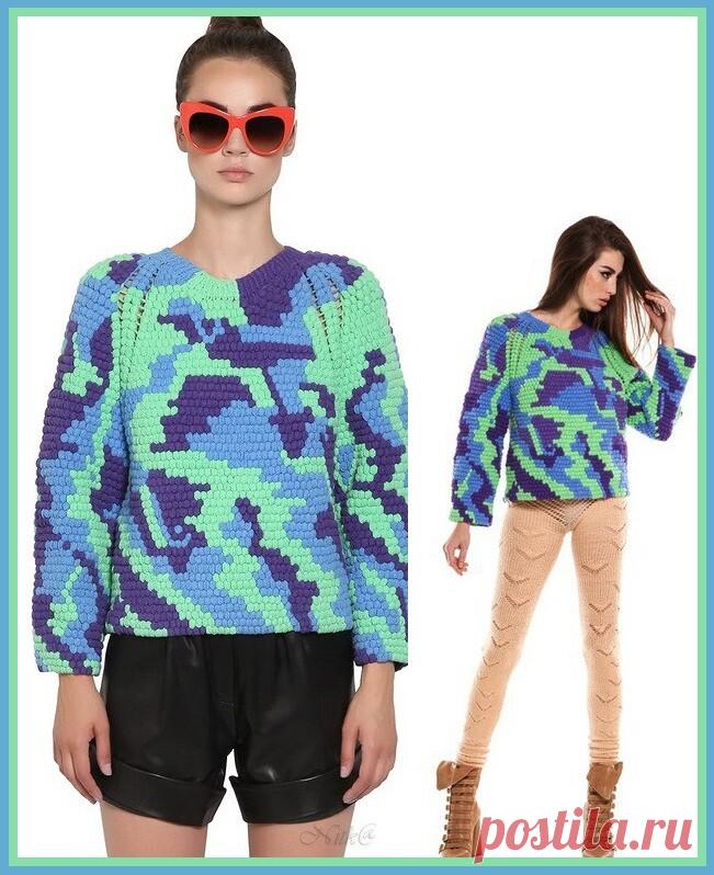 Джемпер от Helen Rodel в красивой цветовой гамме
   Не знаю, кого может оставить равнодушным этот джемпер. Объемный, воздушный на вид, несмотря на узор, который требует очень много ниток.
Джемпер связан узором из плотно прилегающих друг к другу пышных столбиков. Техника вязания такого полотна может предполагать два способа.
   Первый способ - это способ, при котором минимизируется количество клубков при одновременном использовании в вязании до количества цветов ниток, кото...