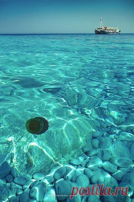 Lalaria Beach #Skiathos island #Greece #travel #ttot #travelling2GR #visitGReece PHOTO via: Konstantinos Vainas https://www.flickr.com/ph… 
flickr от vainas  |  Pinterest: инструмент для поиска и хранения интересных идей