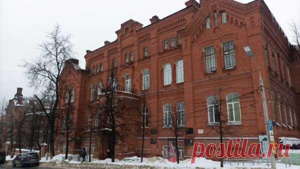 Дом с привидениями в Перми: история, которая заставит вас поверить в мистику.
Усадьбы России: путешествие в историю
