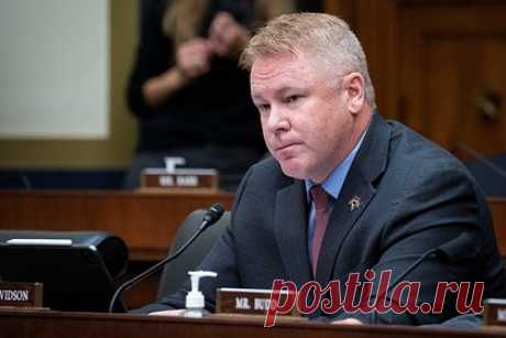 В США поддержали слова Шредера о переговорах России и Украины. Член палаты представителей США Уоррен Дэвидсон прокомментировал слова экс-канцлера Германии Герхарда Шредера, что Вашингтон не разрешил Украине продолжить мирные переговоры с Россией в Стамбуле в марте 2022 года. Конгрессмен поддержал слова Шредера о переговорах России и Украины и осудил вмешательство США.
