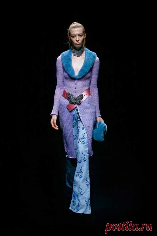 Blumarine коллекция осень-зима 2021-2022 - FashionView.ru - ВСЯ МОДА В ДЕТАЛЯХ Бабочка высвобождается из куколки! Откройте для себя коллекцию Nicola Brognano: Blumarine осень-зима 2021/2022, представленную в цифровом формате в Милане на неделе высокой моды.