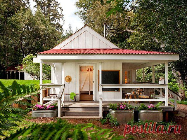 Richardson Architects 260-Square-Foot House - Colorful Tiny House