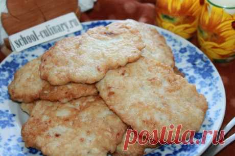 Блинчики получаются сочными и нежными, с румяной корочкой.( из куриного фарша)