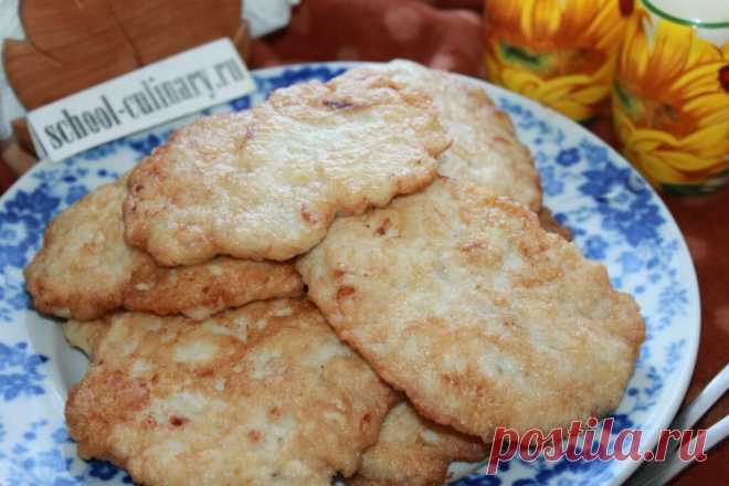 Блинчики получаются сочными и нежными, с румяной корочкой.( из куриного фарша)