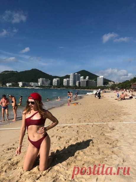 Показываю 11 модных купальников 2021 с примерами из магазинов
Приветствую всех читателей Дзена! Лето в самом разгаре и многие из нас, несмотря не на что, захотят отправиться в отпуск или, как минимум, на турбазу, поэтому купальник точно не будет лишним. Фото автора Фото автора Сегодняшняя статья будет полезной вдвойне, потому что вы узнаете не только о модных купальниках этого сезона, но и без труда […]
Читай дальше на сайте. Жми подробнее ➡