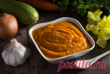 Кабачковая икра – классический рецепт на зиму с пошаговыми фото | ne-dieta Предлагаю вам классический рецепт кабачковой икры на зиму, которая готовится с использованием томатной пасты. Вы получите самую вкусную, нежную и полезную икру, как в магазинах в советское время.