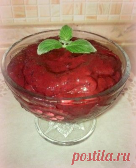 Черная смородина со сгущенкой