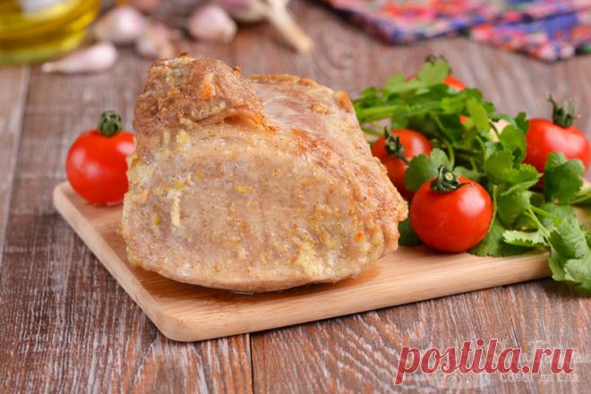 Свинина с чесноком и кориандром в духовке.

Готовим очень сочную свинину (карбонад) в духовке без предварительного маринования. Чудесный аромат и вкус ей добавят молотый кориандр и чеснок. Для приготовления обязательно используем фольгу. Без нее мясо не получится нежным, тающим во рту.