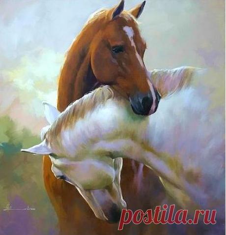 И однажды, в чаду одуревшей от грохота площади 
вдруг виденье мелькнёт – словно древний припомнится миф: 
два коня на лугу, две усталых рассёдланных лошади 
одиноко стоят, золотистые шеи скрестив. 

Два коня на лугу, на вечернем лугу затуманенном. 
Два коня над рекой, уплывающей в красный закат, 
у опушки лесной, где висит комариное марево, 
и пушистых птенцов перепёлочьи гнёзда таят.