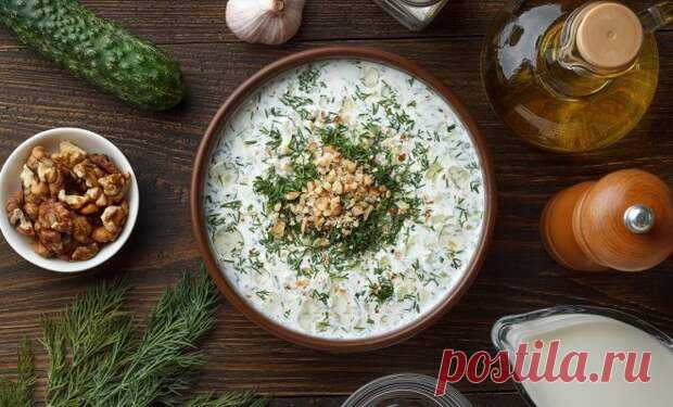 Холодные летние супы на кефире и йогурте – 8 самых вкусных и необычных рецептов - Будет вкусно - 8 июня - 43163912446 - Медиаплатформа МирТесен Об освежающих первых блюдах на основе кваса мы уже поговорили, сегодня же речь о не менее популярных рецептах – изучаем летние супы с кисломолочной заправкой. Калорийность таких холодников и окрошек сопоставима с 