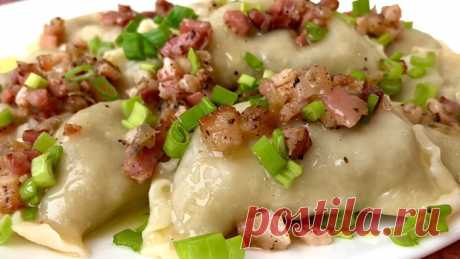 Очень вкусные вареники с печенью. Приготовьте! Кто-то скажет, что вареники с печенкой, это почти пельмени. Нет, разница не только в модели их лепки. В пельмени закладывают сырой фарш, а в варениках сваренное и прокрученное мясо.

А так как в нашем рецепте фигурирует не мясо, а печень, то нужно соблюсти все тонкости приготовления, чтобы конечны