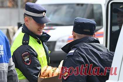 Еда в российской столовой вызвала рвоту у полицейских